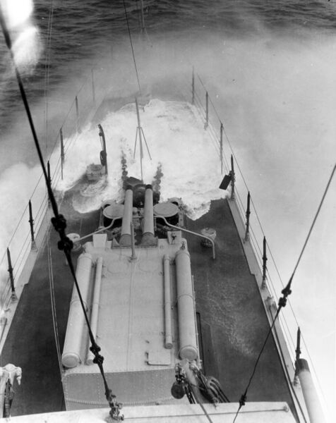 Файл:USS Milwaukee 08.jpg