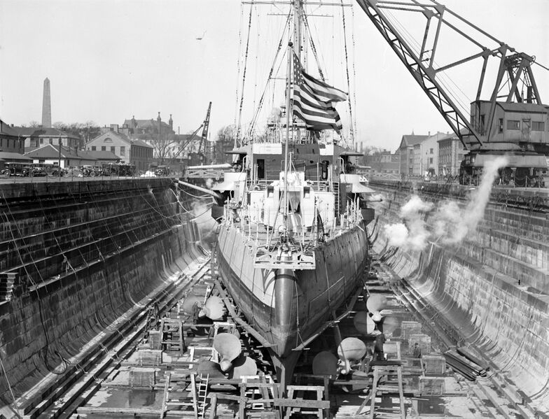 Файл:USS Milwaukee 13.jpg