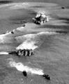 Буксиры пытаются стянуть USS Missouri с мели. Вирджиния, 17 января 1950 г.