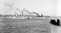 Линкор USS New Jersey в Токийском заливе, 30 декабря 1945 г. На заднем плане - японский линкор IJN Nagato.
