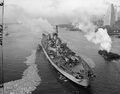 Фото линкора USS New Jersey с Бруклинского моста. Нью-Йорк, 31 января 1948 г.