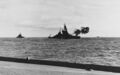 Линкор USS Pennsylvania ведет огонь из 356-мм орудий. Залив Лингаен, 7-9 января 1945 г.