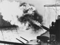 Линкор USS Pennsylvania ведет огонь по японским укреплениям на о.Атту, 11 мая 1943 г.