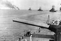 356-мм орудия башни №1 линкора USS Pennsylvania, начало 1920-х гг. В строю впереди: USS Nevada, USS Oklahoma и USS Arizona.