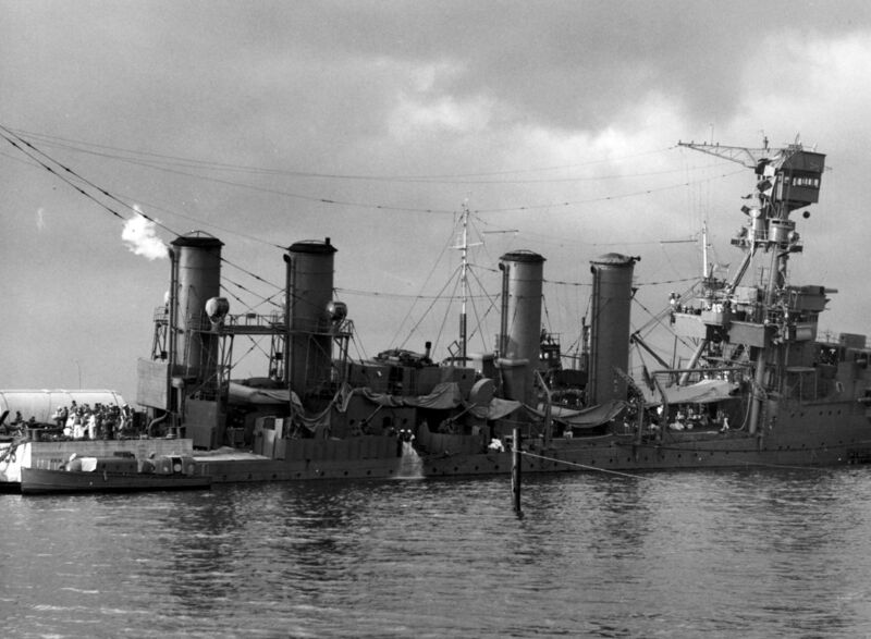 Файл:USS Raleigh 24.jpg