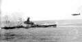 Японский торпедоносец B5N2 «Kate» атакует USS South Dakota. Сражение у островов Санта Круз, 26 октября 1942 г.