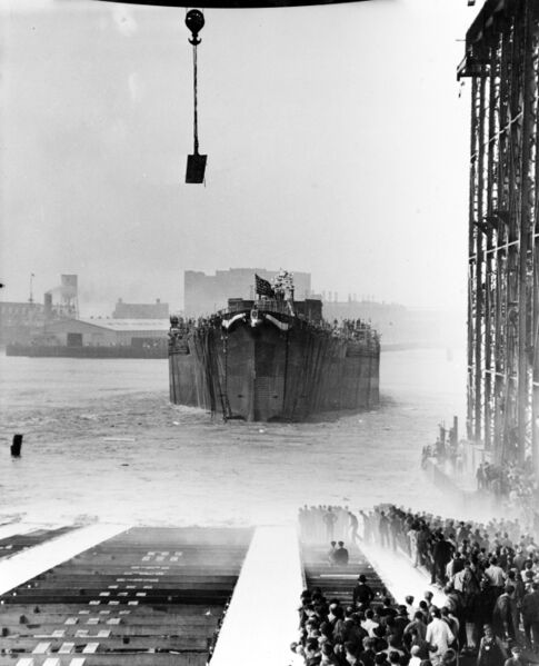 Файл:USS South Dakota 59.jpg