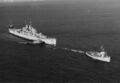 USS Vincennes (CL-64) буксируют, чтобы использовать как корабль-мишень (1969)