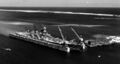 USS Wisconsin в плавучем доке USS AFDB-1. Гуам, 5 апреля 1952 г.