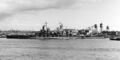 Линкор USS Arkansas пришвартован к борту USS Wisconsin. Перл-Харбор, 4 октября 1945 г.
