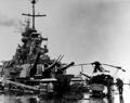 Линкор USS Wisconsin в составе TF-77. Корея, 8 февраля 1952 г. Вертолет «Sikorsky» HO3S-1.