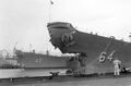 Поврежденный нос USS Wisconsin после столкновения с эсминцем USS Eaton 6 мая 1956 г.