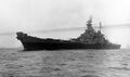 Линкор USS Wisconsin проходит мост «Золотые ворота». Сан-Франциско, сентябрь 1945 г.