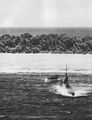 USS Harder (SS-257) у побережья Волеаи во время поисково-спасательной операции
