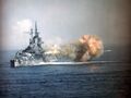 USS Idaho ведёт обстрел Окинавы, 1 апреля 1945 года