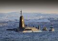 Субмарина HMS Vanguard в сопровождении патруля возвращается на базу