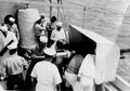 3-дюймовое/50-мм (76,2-мм) орудие на борту подводной лодки USS Isabel (PY-10) около 1933 года.
