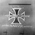 Крест на 150-мм башне Z-37 в честь погибшего в Нарвике эсминца Z-19 Hermann Künne.