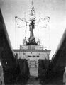 Вид спереди на носовую надстройку и фок-мачту эсминца Z-37.